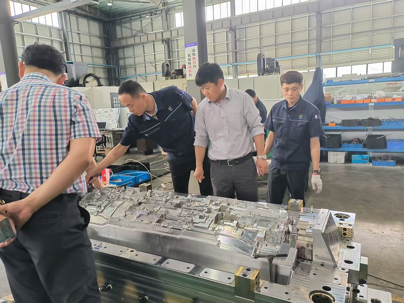 การมุ่งมั่นสู่ความเป็นเลิศได้รับคำชม: ลูกค้ายอมรับการยอมรับแม่พิมพ์ IP อย่างสูง